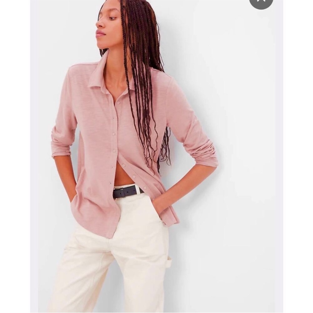 GAP Pink Soft Knit Button Up Shirt Size Medium NWT